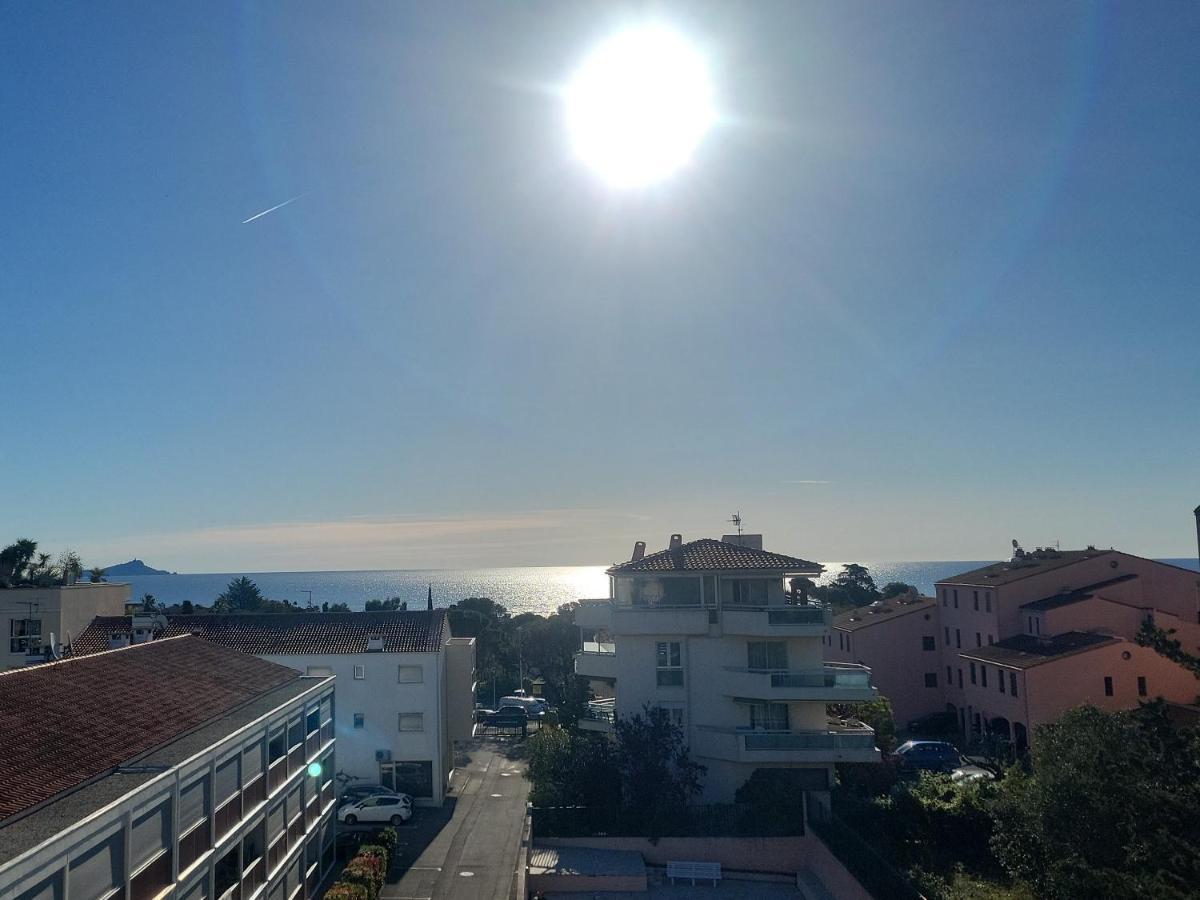 Bel Appartement A 200M De La Mer! Fréjus Buitenkant foto